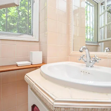 Tatil Evi 4 Bedroom Awesome In St Paul De Vence *