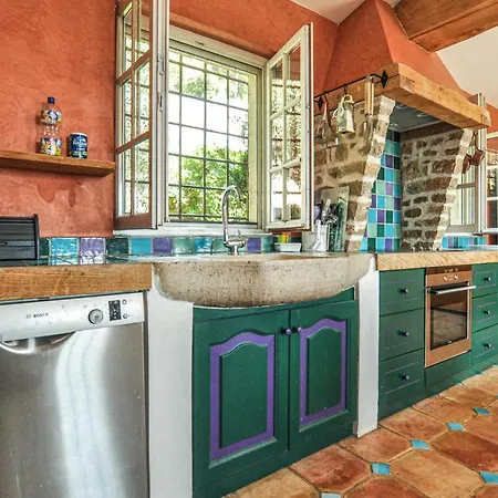 4 Bedroom Awesome In St Paul De Vence Holiday home