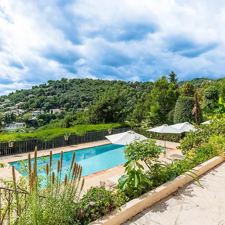 4 Bedroom Awesome In St Paul De Vence